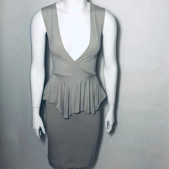 🆕 Super Soft Deep Neckline Fitted Peplum Dress - Picture 5 of 5